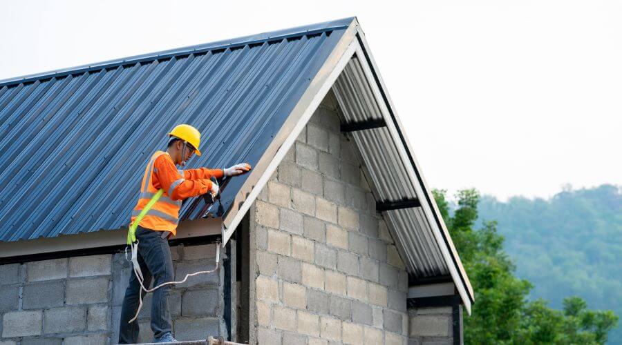 Professional residential roofers in Ceredo, WV
